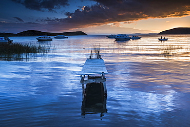 Sunrise at Lake Titicaca, Challapampa, Isla del Sol (Island of the Sun), Bolivia, South America