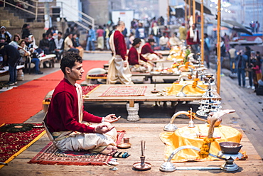 Ganga Aarti Hindu ceremony at Dasaswamedh Ghat, Varanasi, Uttar Pradesh, India, Asia