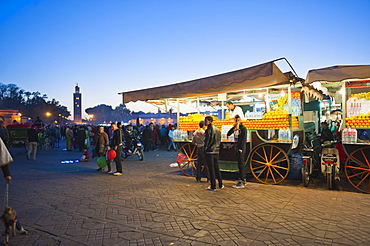 Fresh orange juice stall at night, Place Djemaa El Fna, Marrakech, Morocco, North Africa, Africa 