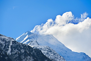 The summit of Mount Cook, 3754m, the highest mountain in New Zealand, Aoraki Mount Cook National Park, UNESCO World Heritage Site, South Island, New Zealand, Pacific