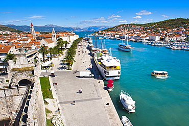 Trogir waterfront, Obala Bana Berislavica, Trogir, UNESCO World Heritage Site, Dalmatian Coast, Adriatic, Croatia, Europe