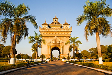 Patuxai, (Victory Gate), a replica of Arc de Triomphe, Vientiane, Laos, Indochina, Southeast Asia, Asia