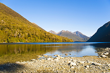 Lake Gunn mountain reflections, Fiordland National Park, UNESCO World Heritage Site, South Island, New Zealand, Pacific 