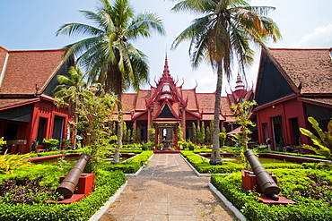 Courtyard inside the National Museum of Cambodia, Phnom Penh, Cambodia, Indochina, Southeast Asia, Asia