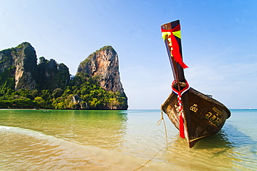 Long tail boat on Koh Phi Phi, South Thailand, Southeast Asia, Asia