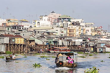 Daily Vietnamese river life at Chau Doc, Mekong River Delta, Vietnam, Indochina, Southeast Asia, Asia