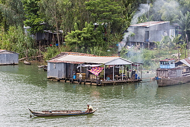 Daily Vietnamese river life on the Tan Chau Canal, Mekong River Delta, Vietnam, Indochina, Southeast Asia, Asia