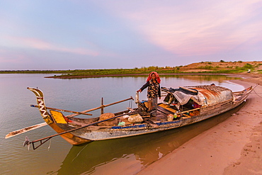 River people in the village of Angkor Ban, on the banks of the Mekong River, Battambang Province, Cambodia, Indochina, Southeast Asia, Asia