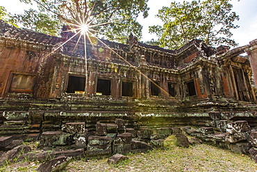 Sunrise over Angkor Wat, Angkor, UNESCO World Heritage Site, Siem Reap Province, Cambodia, Indochina, Southeast Asia, Asia