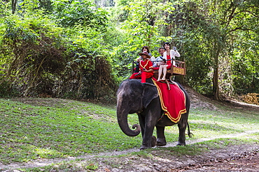 Tourists enjoying an elephant ride in Angkor Thom, Angkor, Siem Reap Province, Cambodia, Indochina, Southeast Asia, Asia