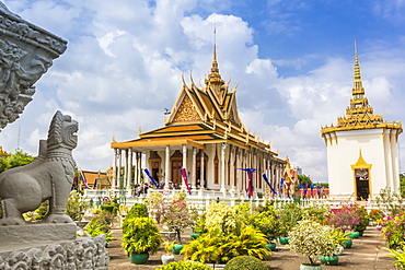 Stupa in front of the Silver Pagoda in the Royal Palace, in the capital city of Phnom Penh, Cambodia, Indochina, Southeast Asia, Asia 