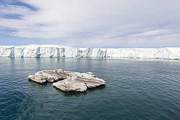 Glacier face at Negribreen, Eastern coast of Spitsbergen, an island in the Svalbard Archipelago, Arctic, Norway, Europe