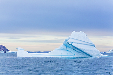 Grounded icebergs, Sydkap, Scoresbysund, Northeast Greenland, Polar Regions