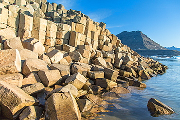 Columnar basalt, Vikingbukta (Viking Bay), Scoresbysund, Northeast Greenland, Polar Regions