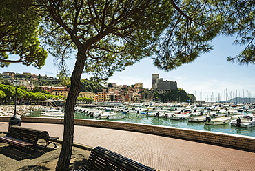 Harbour with castle, Lerici, province of La Spezia, Liguria, Italia