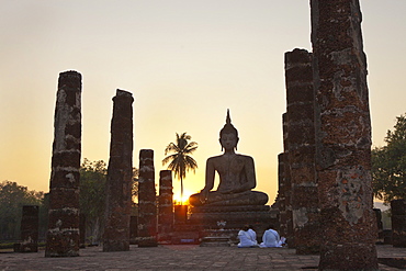 Buddha at a temple in Sukhothai Historical Park UNESCO World Heritage Site, Sukothai Province, Thailand, Asia