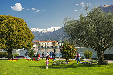 Lake shore in Paradiso, Lugano, Lake Lugano, canton of Ticino, Switzerland