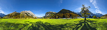 Grosser Ahornboden with the Karwendel mountain in the background, Tyrol, Austria