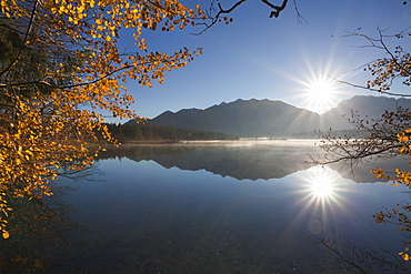 Sunrise, view over Barmsee lake to the Soiern mountains and Karwendel mountains, near Mittenwald, Bavaria, Germany