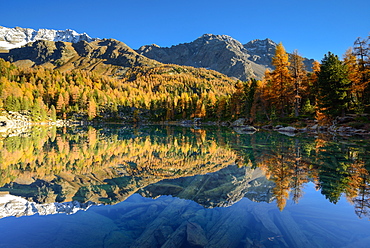 Lake Saoseo (2028 m) with Scima di Saoseo (3264 m), Cima da Rugiul (2987 m) und Piz dal Teo (3049 m), Valposchiavo, Grisons, Swi