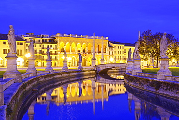 Loggia Amulea, Prato della Valle, Padua, Veneto, Italy