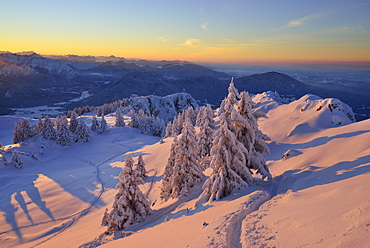 Winter mountain scenery at dusk, Breitenstein, Mangfall Mountains, Bavarian Prealps, Upper Bavaria, Bavaria, Germany