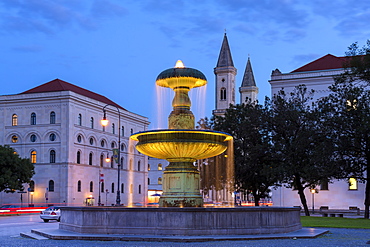 Fountain at the LMU, Ludwig-Maximilians-University, Geschwister Scholl Platz, Munich, Upper Bavaria, Bavaria, Germany