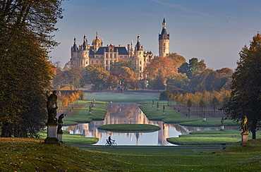 Castle gardens and Schwerin castle, Schwerin, Baltic Sea, Mecklenburg Vorpommern, Germany