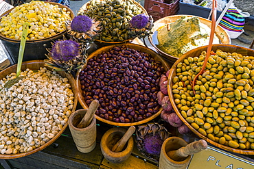 Olives on a market stall in Lourmarin, Provence-Alpes-Cote d’Azur, France