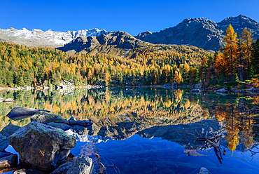 Lake Saoseo (2028 m) with Scima di Saoseo (3264 m), Cima da Rugiul (2987 m) and Piz dal Teo (3049 m), Valposchiavo, Grisons, Switzerland