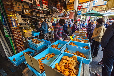 Marutama Suisan in Tsukiji Outside Market, Chuo-ku, Tokyo, Japan