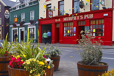 outdoor photo, houses and MurphyâˆšÃ‡Â¬Â¥s Pub in Dingle, Dingle Peninsula, County Kerry, Ireland, Europe