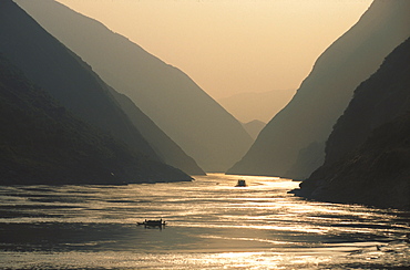 Stream at Wu gorge in the evening light, Yangtsekiang, China, Asia