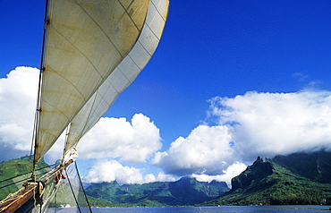 Sailing into Cooks Bay, Moorea, French Polynesia, South Pacific, PR