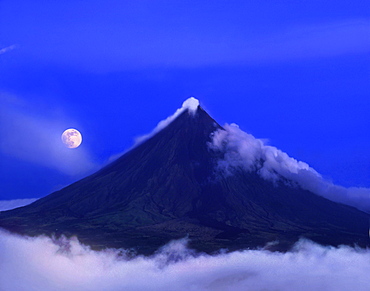 View at Mayon volcano at night, Legazpi, Luzon, Philippines, Asia