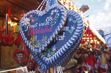 Booth with heart shaped gingerbreads, Oktoberfest, Munich, Bavaria, Germany