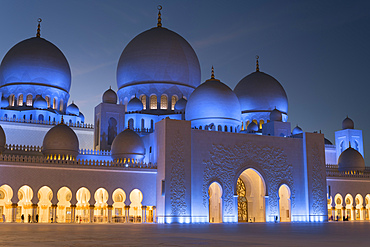 Sheikh Zayed Grand Mosque, Abu Dhabi, United Arab Emirates