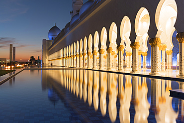 Sheikh Zayed Grand Mosque, Abu Dhabi, United Arab Emirates