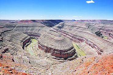 San Juan River meanders, Goosenecks State Park, Utah, USA,