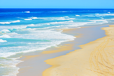 Seventy Five Mile Beach, Fraser Island, Queensland, Australia