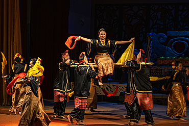 Traditional dance performance in the Sarawak Cultural Village, Kampung Budaya Sarawak, near Kuching, Sarawak, Borneo, Malaysia, Asia