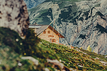 Mountain hut at the Drei Zinnen in the Sesto Dolomites, South Tyrol, Italy, Europe;