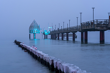 Pier, diving gondola, Zingst, Mecklenburg-West Pomerania, Germany