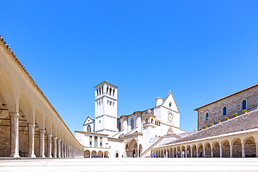 Assisi, Basilica of San Francesco, Lower church, upper church, Colonnades