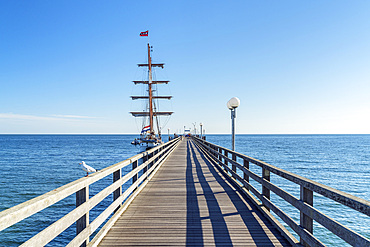 Sailing ship at the pier, Ostseebad Binz, Rügen Island, Mecklenburg-West Pomerania, Germany