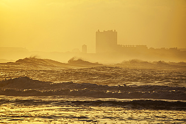 Europe, Portugal, Peniche, sunset at sea