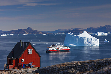 Hurtigruten ship MS Fram, Uummannaq, Uummannaqfjord, North Greenland, Greenland