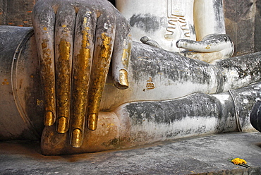 Large sitting Buddha at Wat Si Chum, Sukothai Historical Park, Central Thailand, Asia