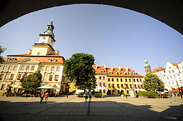 Market square with town hall in the sunlight, Jelenia Gora, Bohemian mountains, Lower Silesia, Poland, Europe