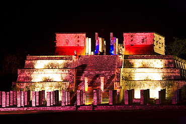 Light show at the Mayan temple ruins in Chichen Itza, Temple of the warriors, State of Yucatan, Peninsula Yucatan, Mexico